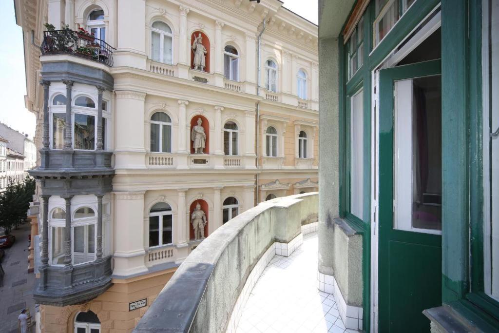 Amber Terrace Studio Aparthotel 3*
