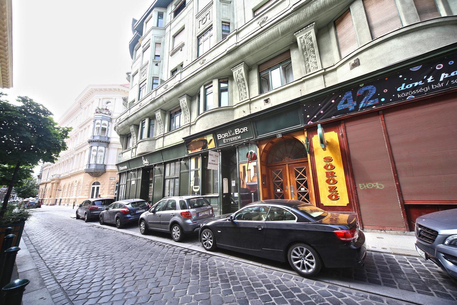 Amber Terrace Downtown 3*