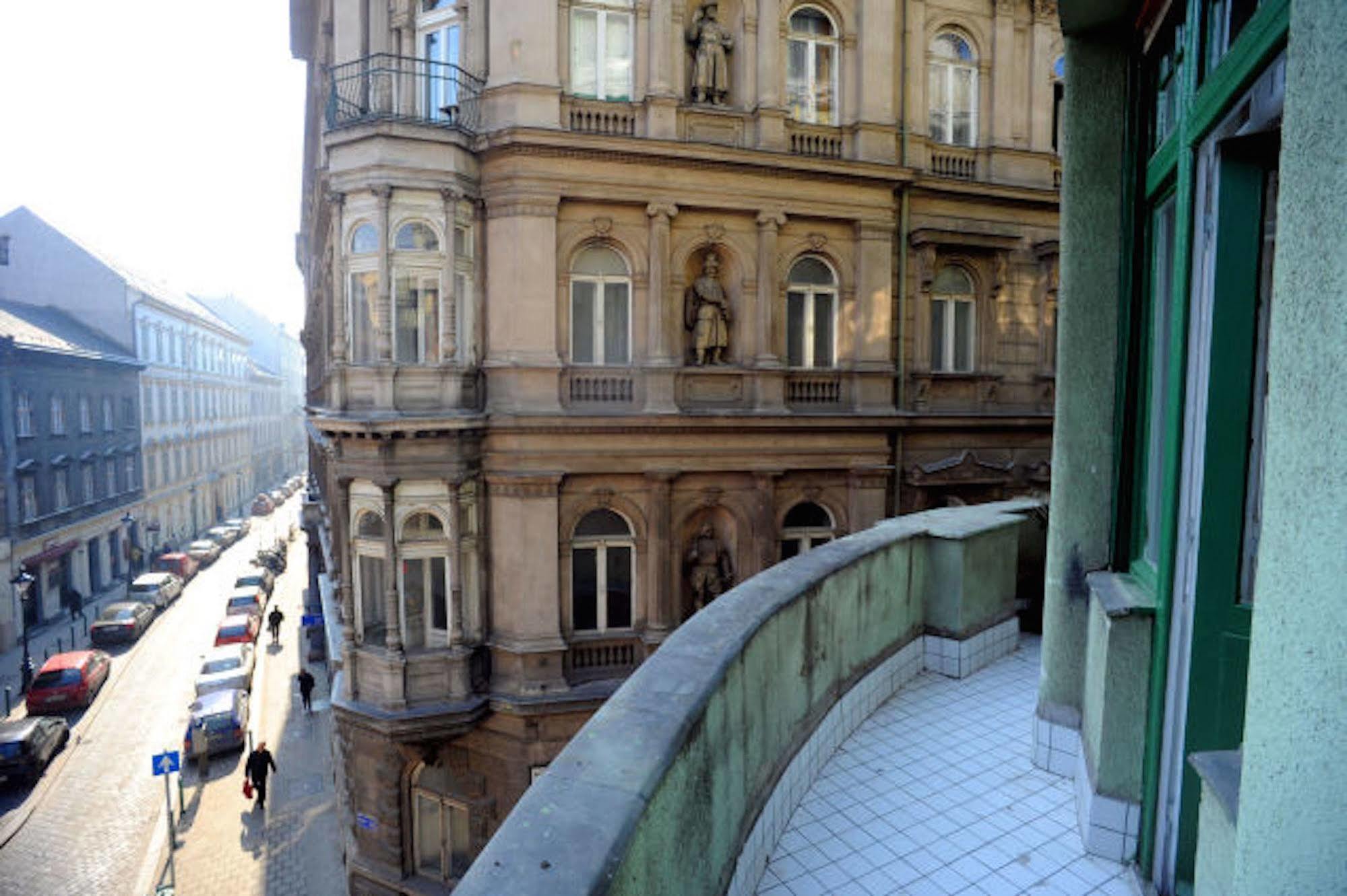 Amber Terrace Downtown Aparthotel 3*